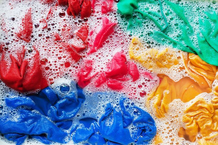 Soak a cloth before washing Color clothes