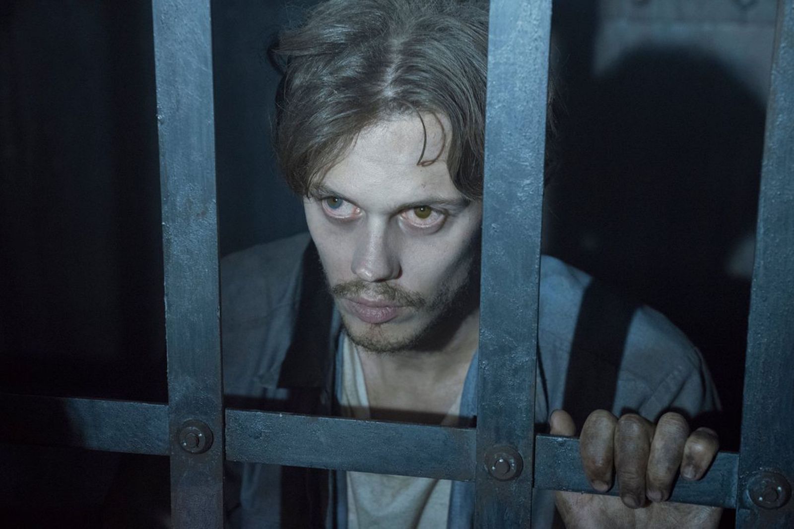 史蒂芬金迷絕對不能錯過!《牠》比爾史柯斯嘉 Bill Skarsgård 主演美劇《城堡岩》第二季即將登場!