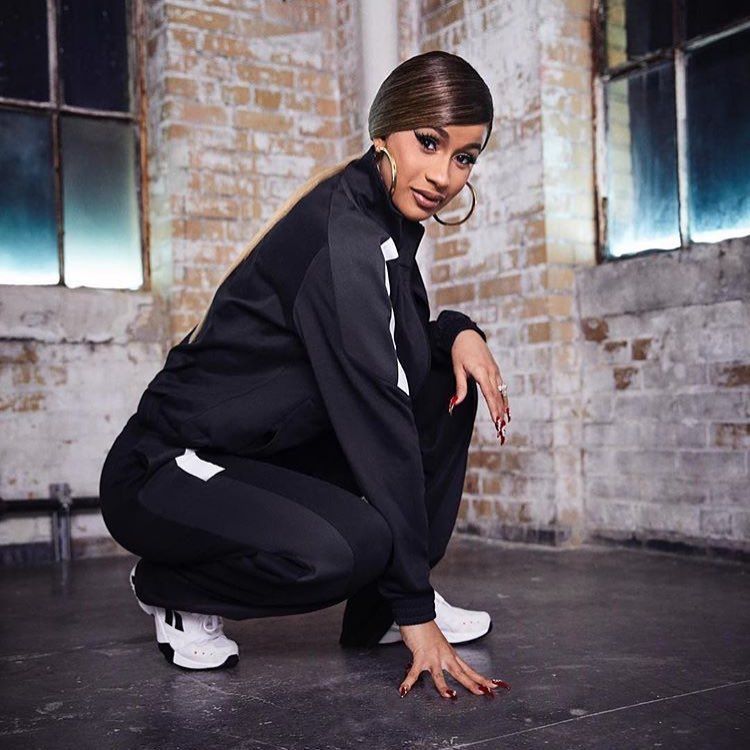 不穿 Yeezy 改上腳 Reebok 的 Kanye West,究竟葫蘆裡賣什麼藥?潮流新聞GQ瀟灑男人網