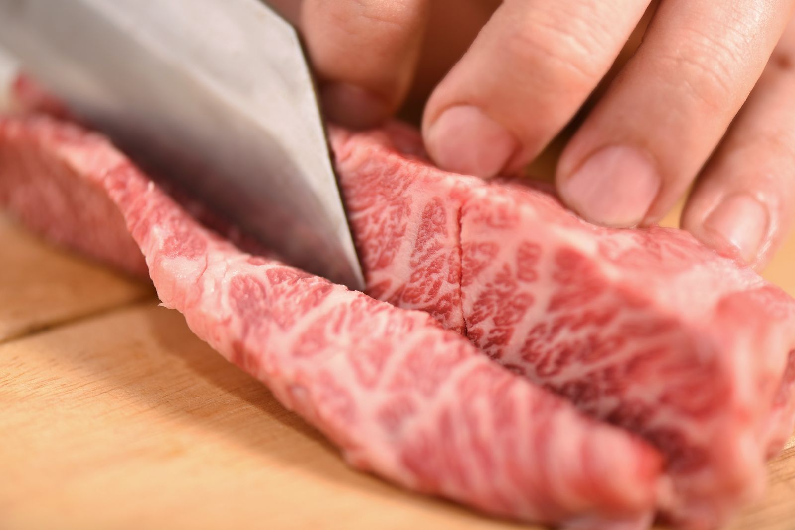 好嗨 日本A5和牛、澳洲M7和牛與美國Choice牛小排吃到飽,比買生肉還便宜 美食GQ瀟灑男人網