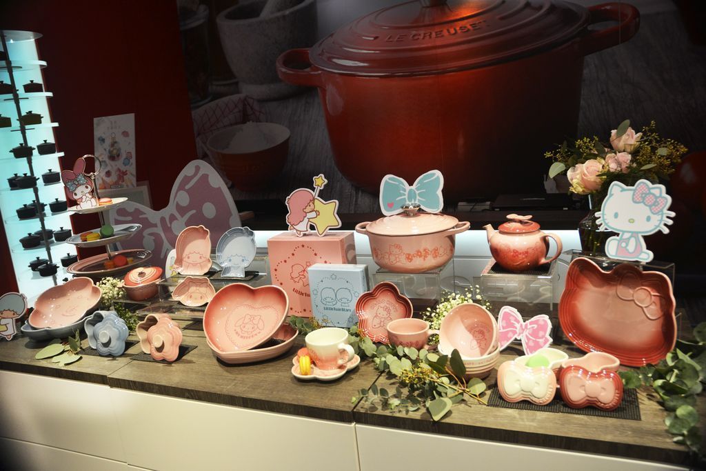 Le Creuset X Sanrio 首度合作限量聯名系列 讓另一半驚喜尖叫的節慶禮物就是它啦!購物GQ瀟灑男人網