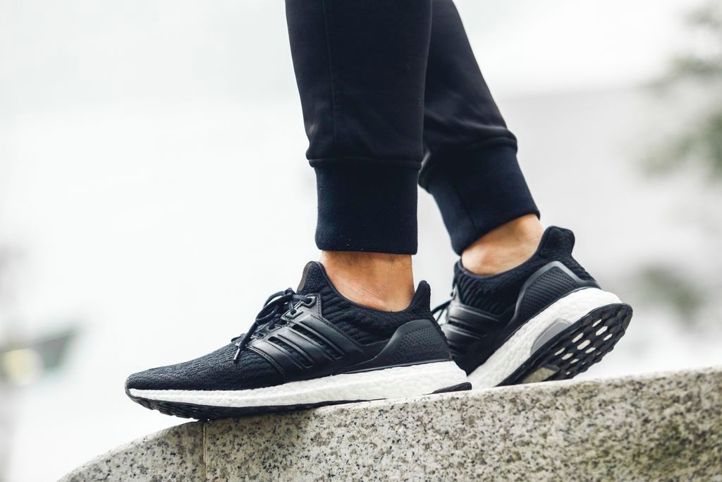 加入皮革質地的UltraBOOST LTD 王者頭銜,當之無愧!潮流新聞GQ瀟灑男人網