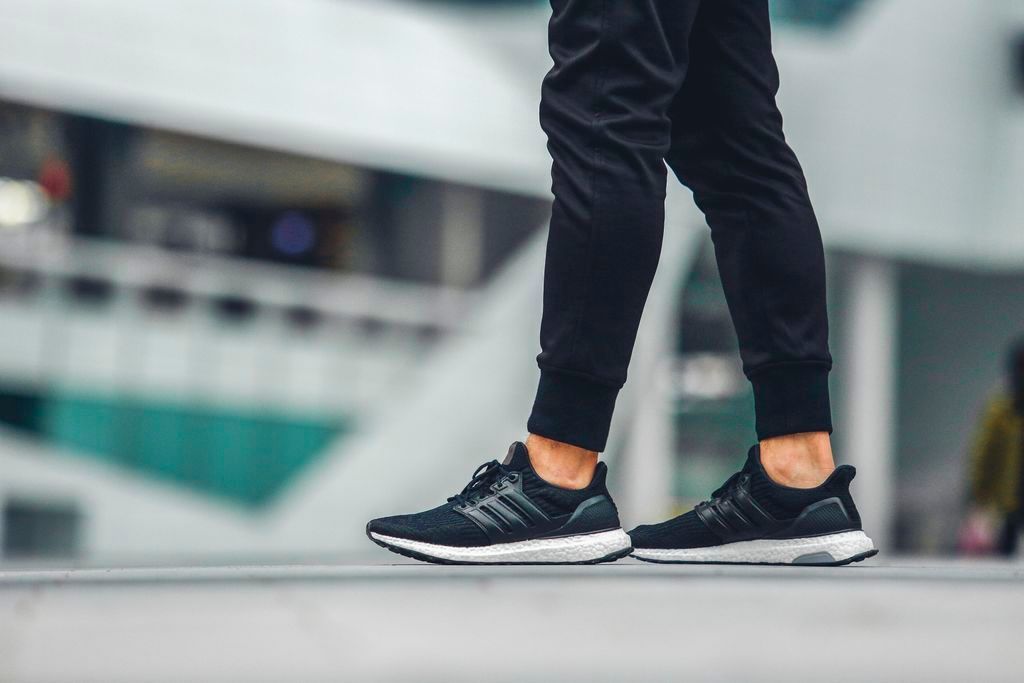 加入皮革質地的UltraBOOST LTD 王者頭銜,當之無愧!潮流新聞GQ瀟灑男人網