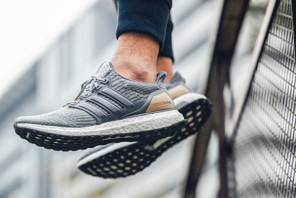 加入皮革質地的UltraBOOST LTD 王者頭銜,當之無愧!潮流新聞GQ瀟灑男人網
