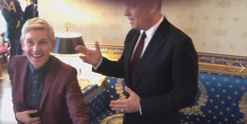 最強「假人挑戰」出爐!麥可喬丹、湯姆漢克、比爾蓋茲共同大玩時間凍結娛樂文化GQ瀟灑男人網