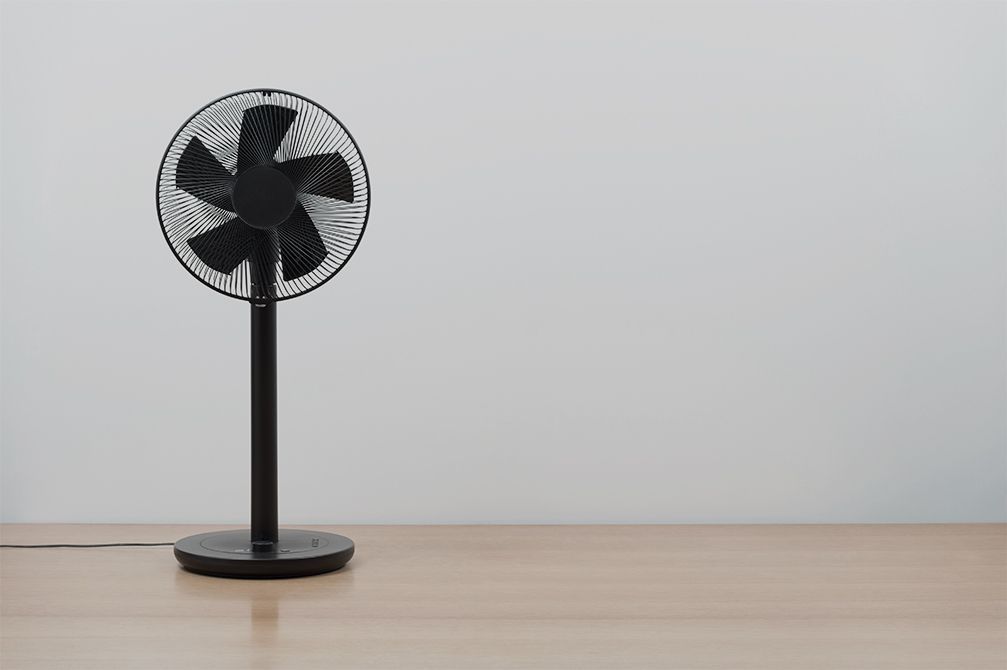 夏天的必備家電當然要選最好看的!除了Dyson以外還有「這九款造型風扇」好看又好用!
