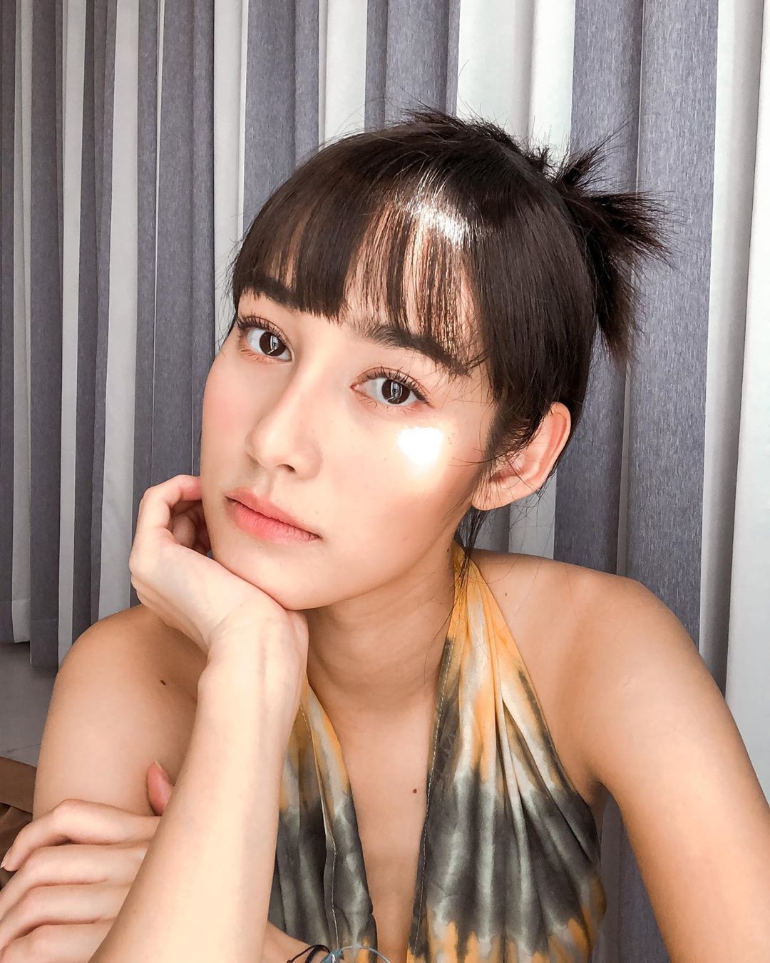 又柔又辣的美顏!「新生代泰劇女神」Tisanart Sornsuek 令人捨不得轉台!
