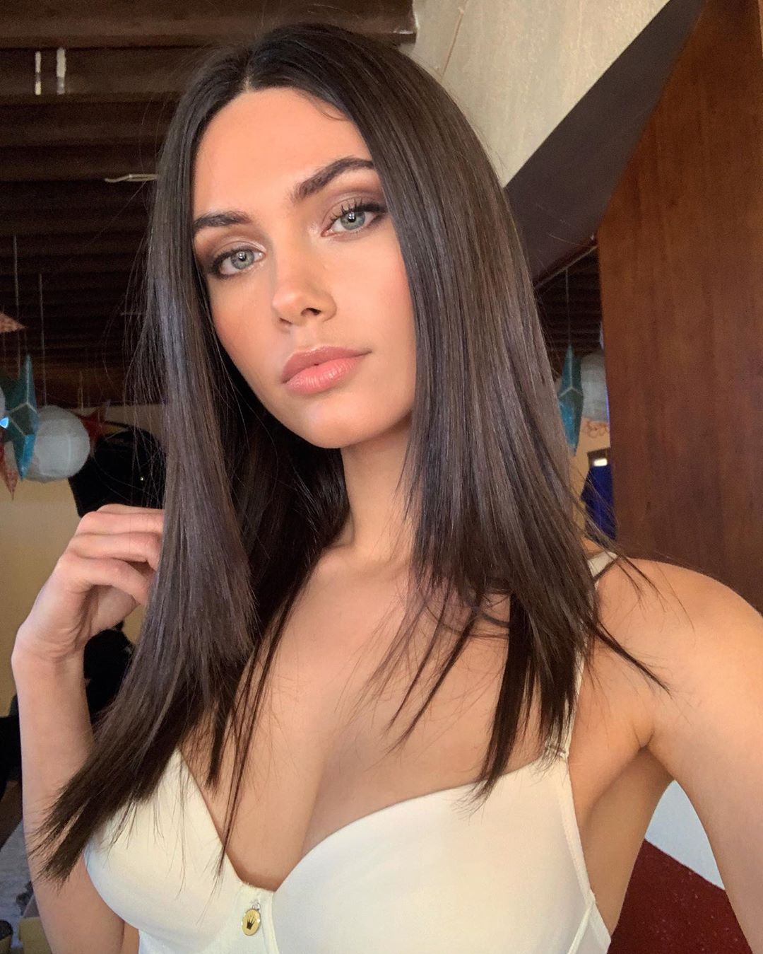 IG 秒按追蹤!「超模九頭身」烏克蘭美女 Victoria Bronova 令人目不轉睛的極致美顏!