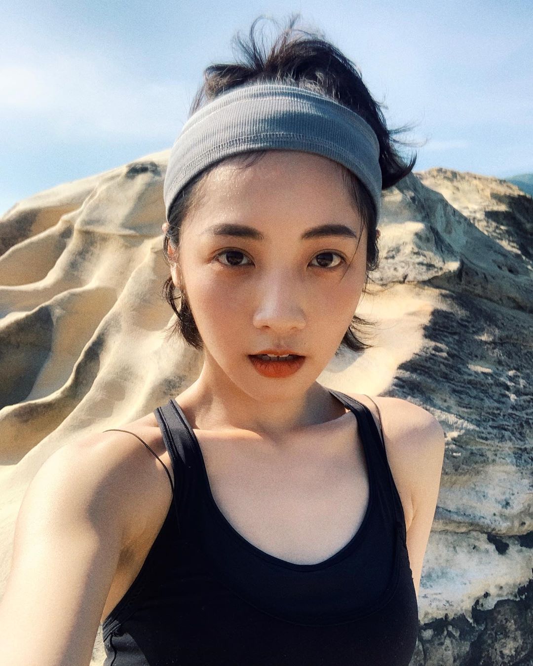 瘦子 E.SO 新歌 MV 女主角是她!林映彤「小背心真理褲」清純感氣質立馬成為熱門關鍵字!