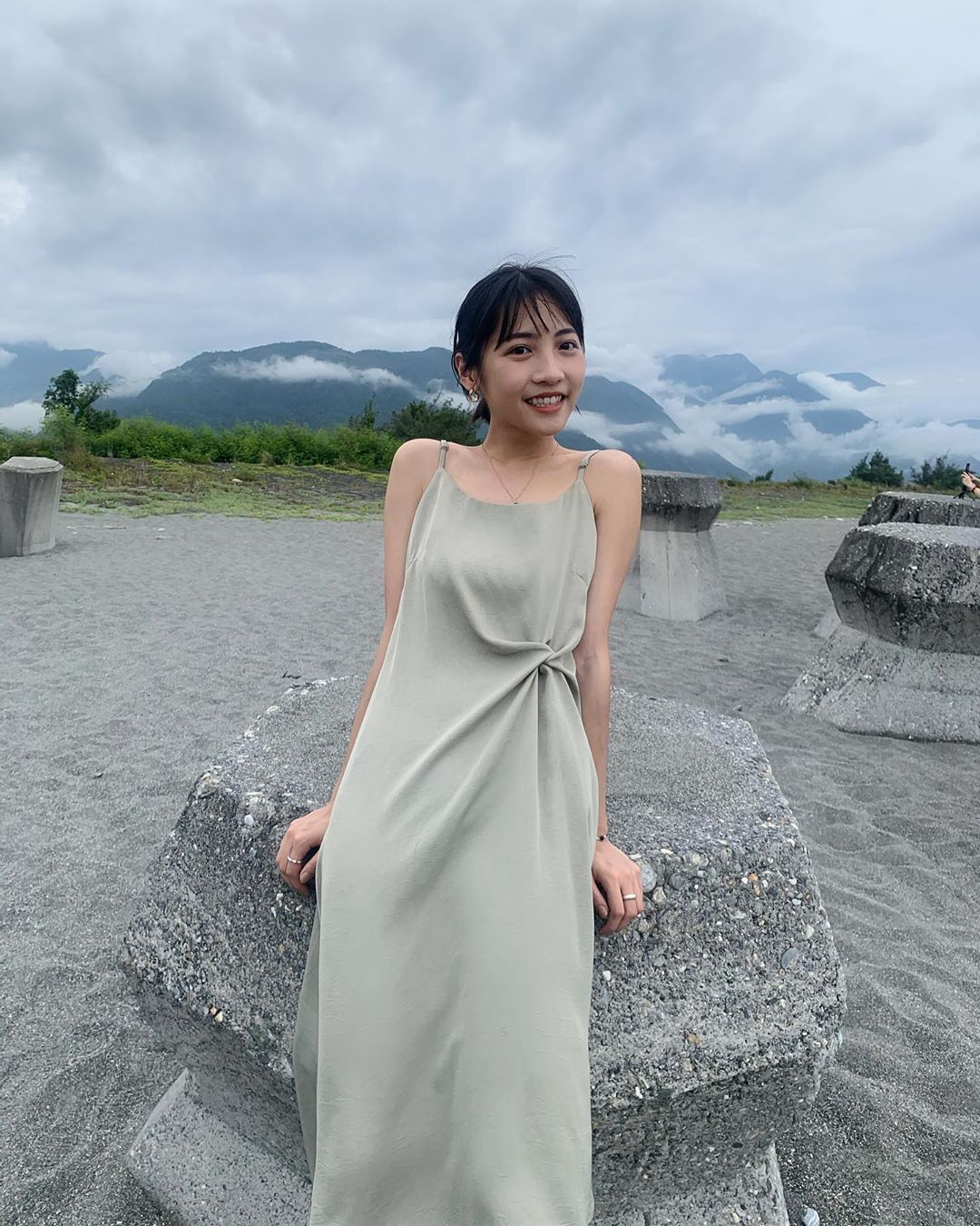 瘦子 E.SO 新歌 MV 女主角是她!林映彤「小背心真理褲」清純感氣質立馬成為熱門關鍵字!