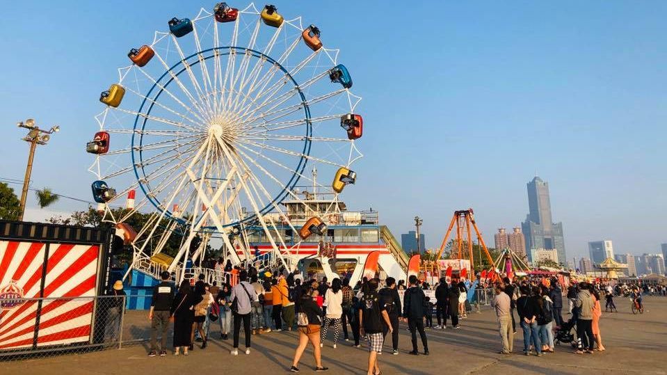 桃園熱點再一波!美式主題樂園「JETS嘉年華」進駐桃園青埔!8層樓高摩天輪、海盜船超過30項遊樂設施本周開幕!