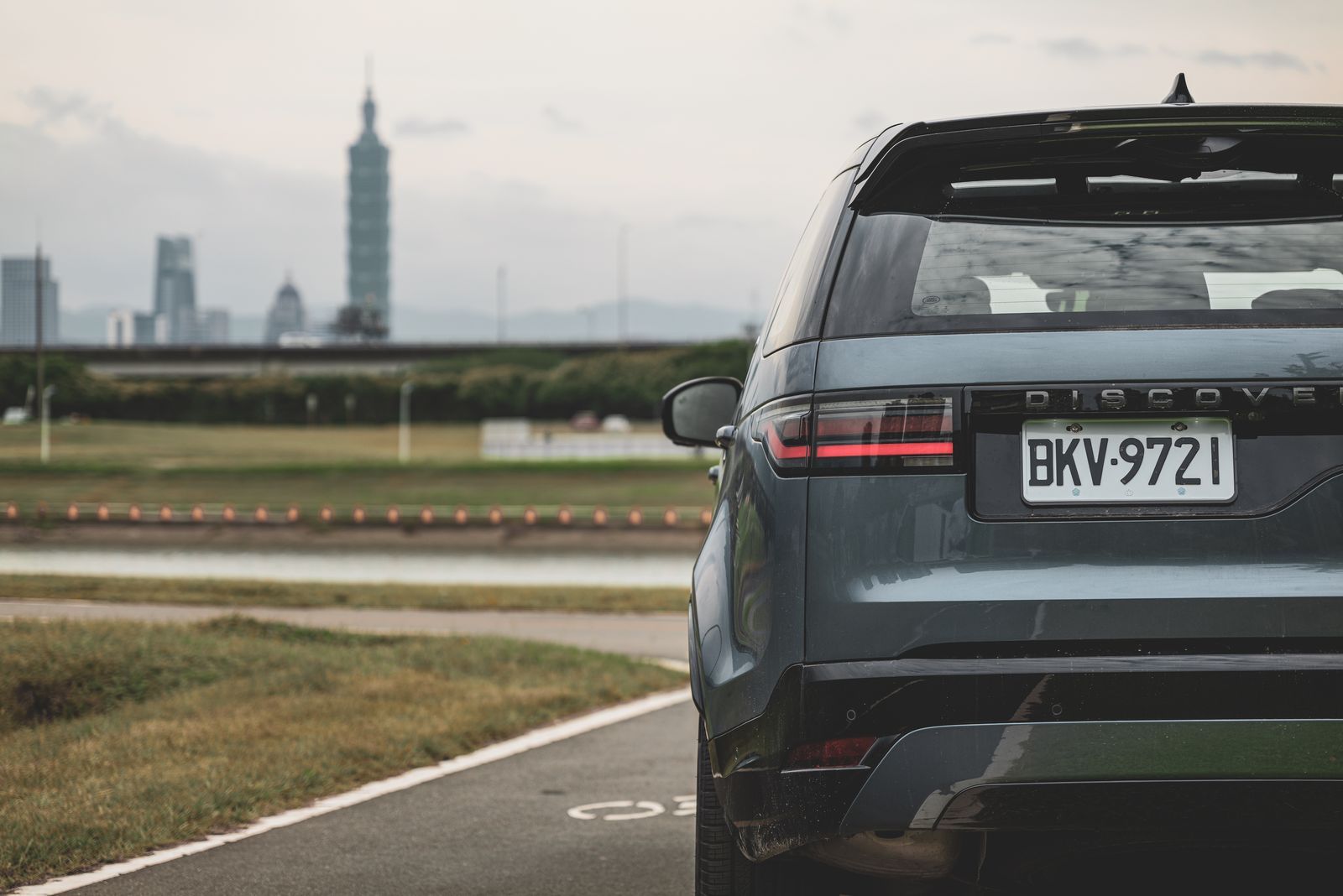 【GQ試駕】Land Rover Discovery 南台灣全程1200 公里實測,「大幅度內裝優化」為本作亮點