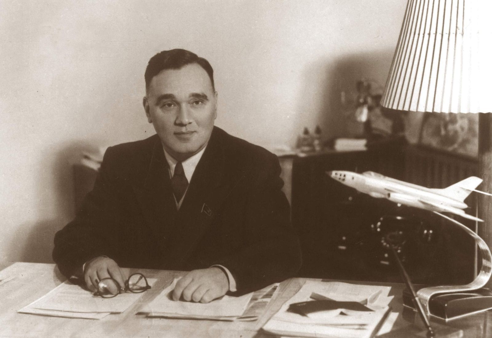 Yakovlev 是蘇聯重要的航空設計師,曾推出相當多元的作品,軍階達一級上將。