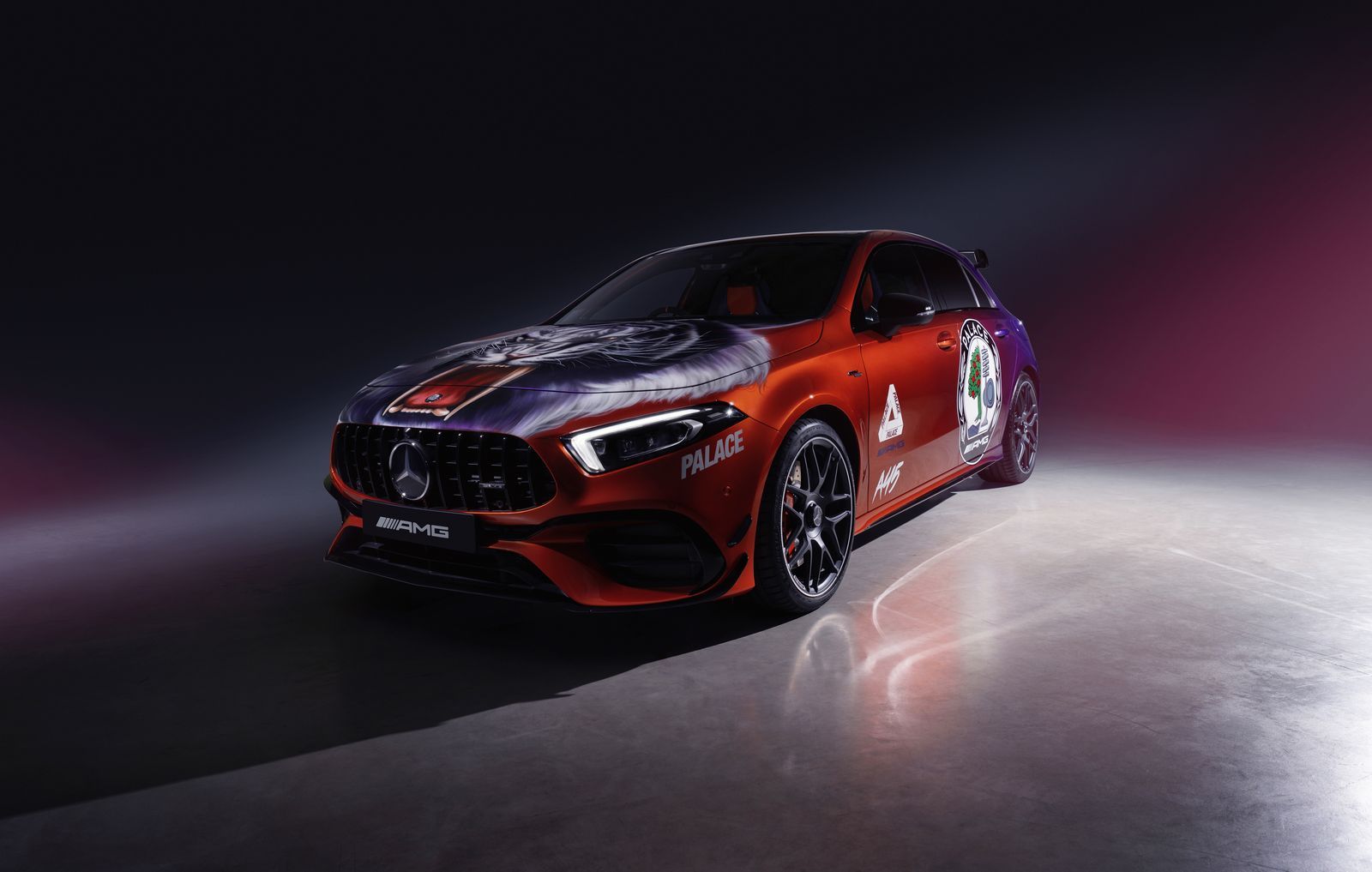 性能怪獸遇上潮牌金童 Palace與Mercedes AMG推出聯名系列
