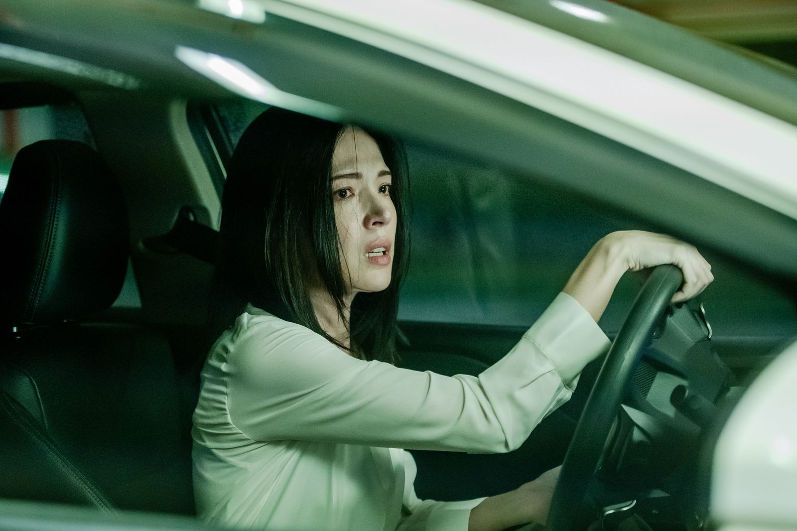 Netflix 排行榜第一!《她和她的她》6 大看點整理:燒腦懸疑手法帶出最燒心的故事,看許瑋甯、李程彬、賈靜雯、吳慷仁同台飆戲!