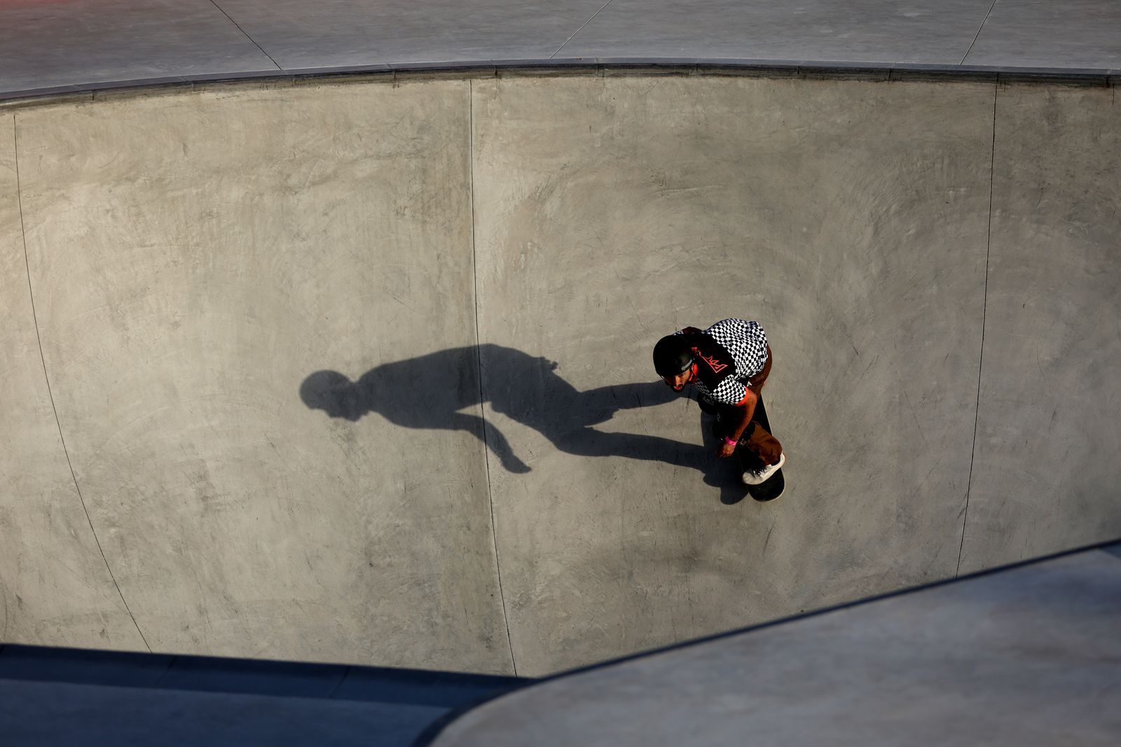 SHARJAH UNITED ARAB EMIRATES FEBRUARY 09 William Cortez of Mexico competes in the Men's Park Qualifiers during the...