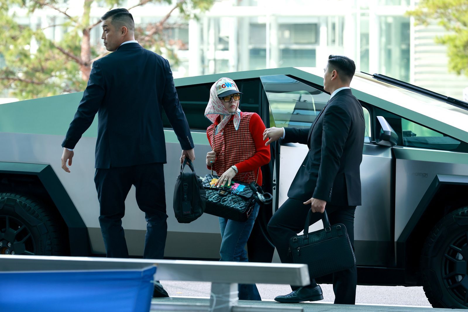 INCHEON SOUTH KOREA NOVEMBER 04 GDragon of BigBang is seen at Incheon International Airport on November 04 2024 in...