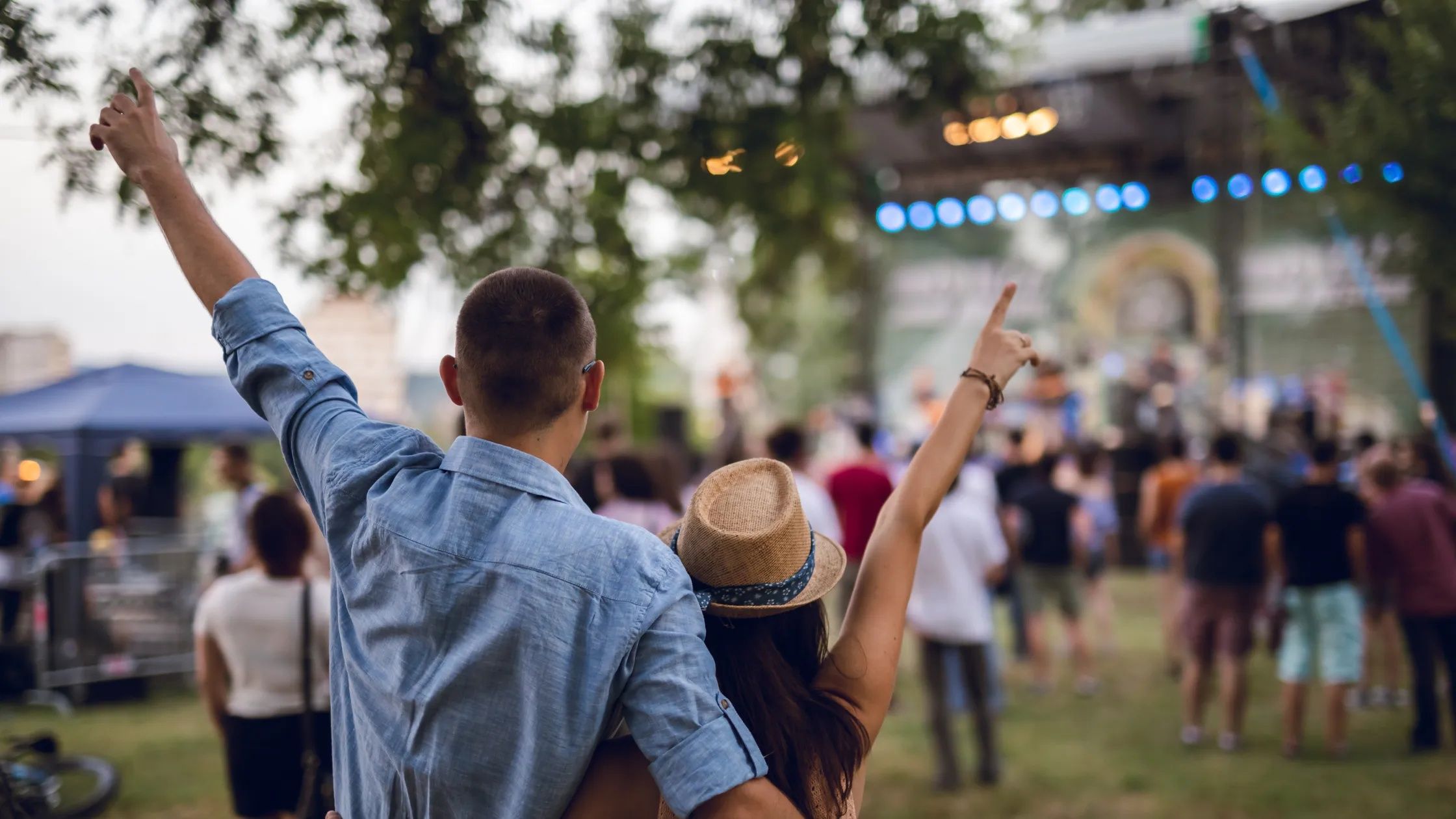 好想脫單過情人節?試試全新的「soft clubbing」吧,讓你告別交友軟體