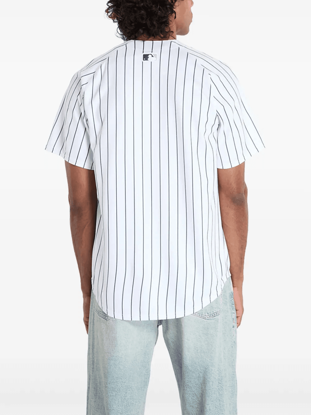 2025 棒球衣推薦|盤點 12 款棒球衫與棒球外套,從復古運動風 Nike、Mitchell Ness 到潮流品牌 WTAPS 通通有!