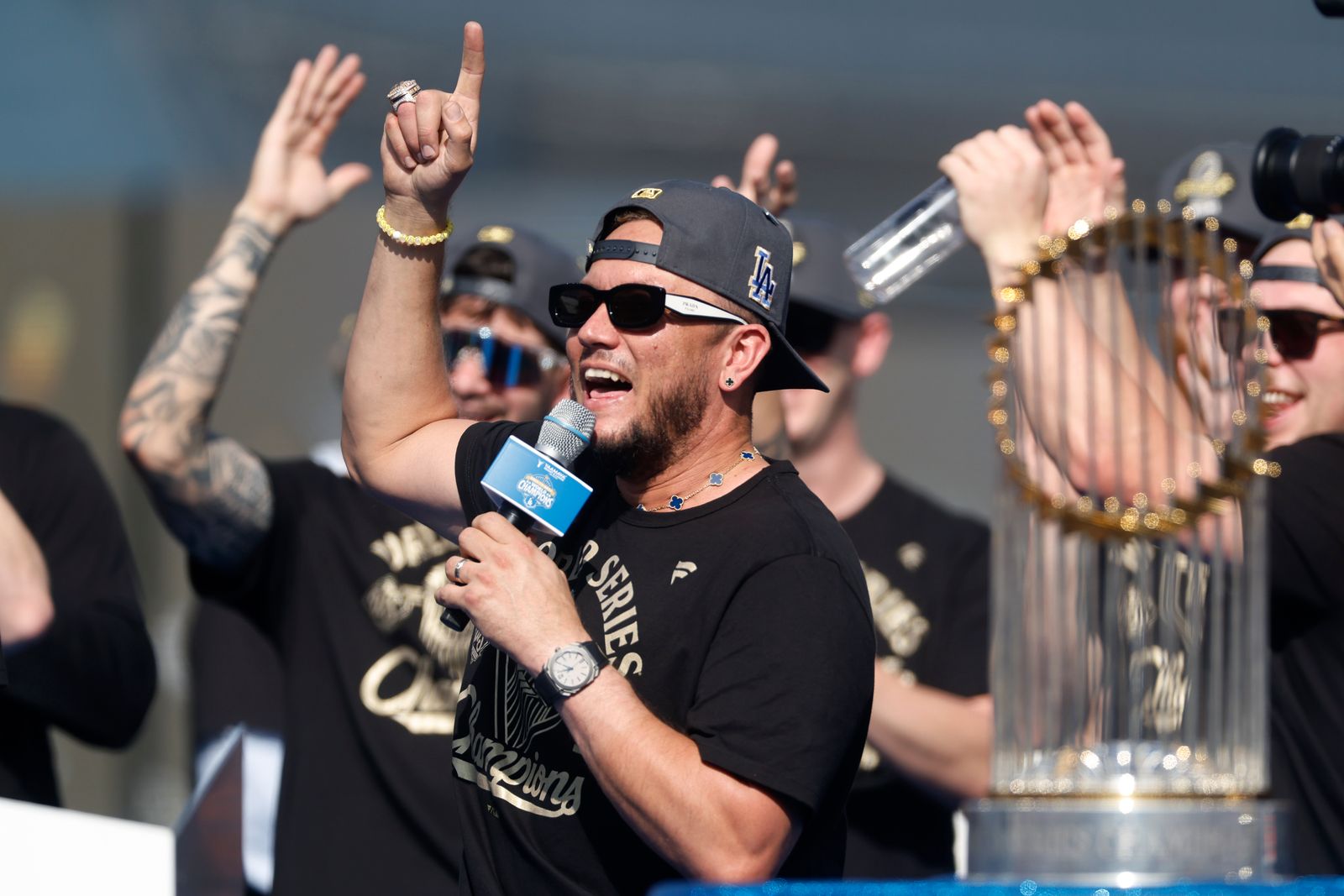 LOS ANGELES CALIFORNIA NOVEMBER 03 Miguel Rojas 72 of the Los Angeles Dodgers speaks to the crowd during the 2025...