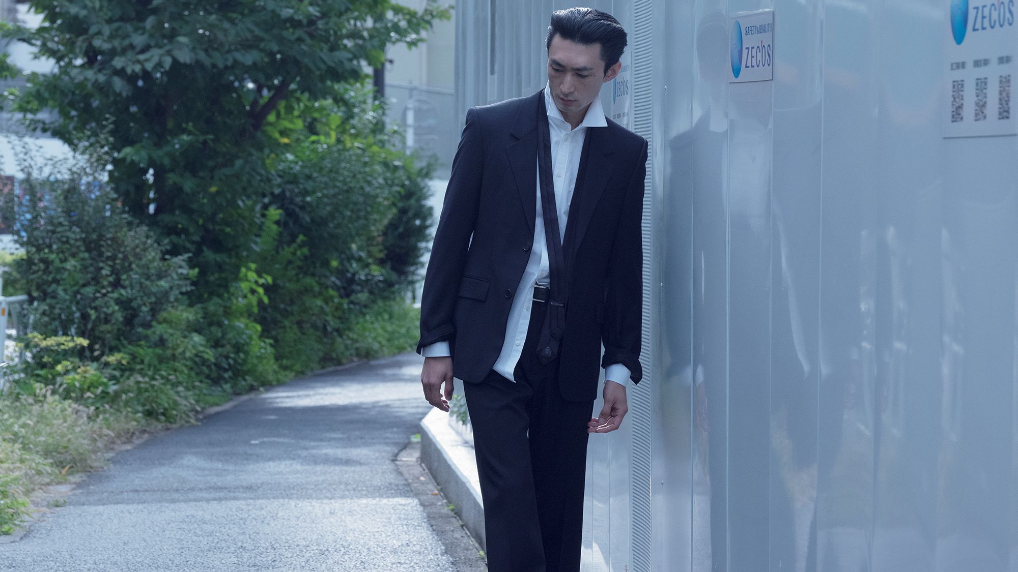 2026 西裝比你想像中更潮!從 Prada 到 Balenciaga,10 大趨勢顛覆你對正裝的刻板印象