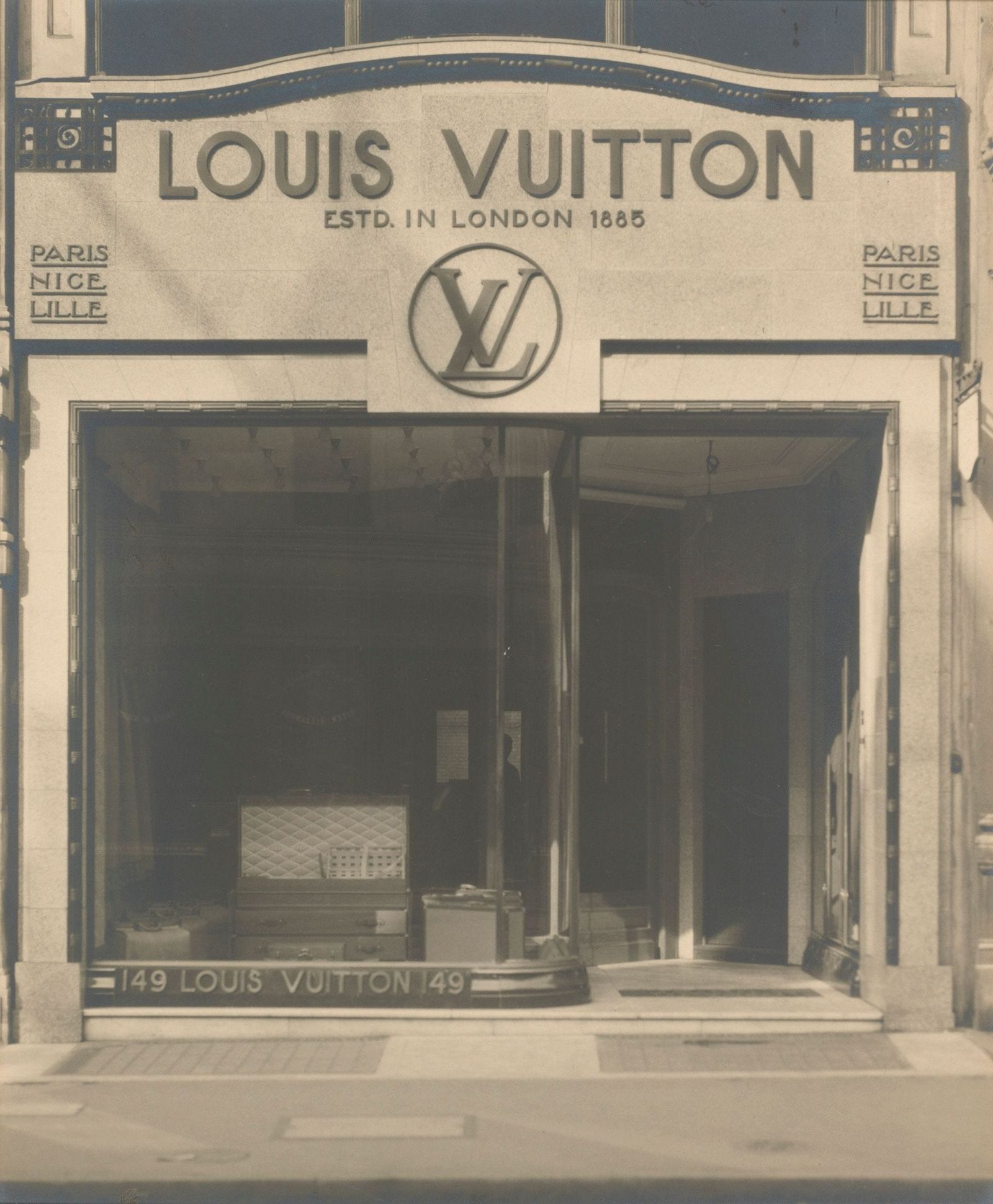 (Louis Vuitton 首間店鋪)