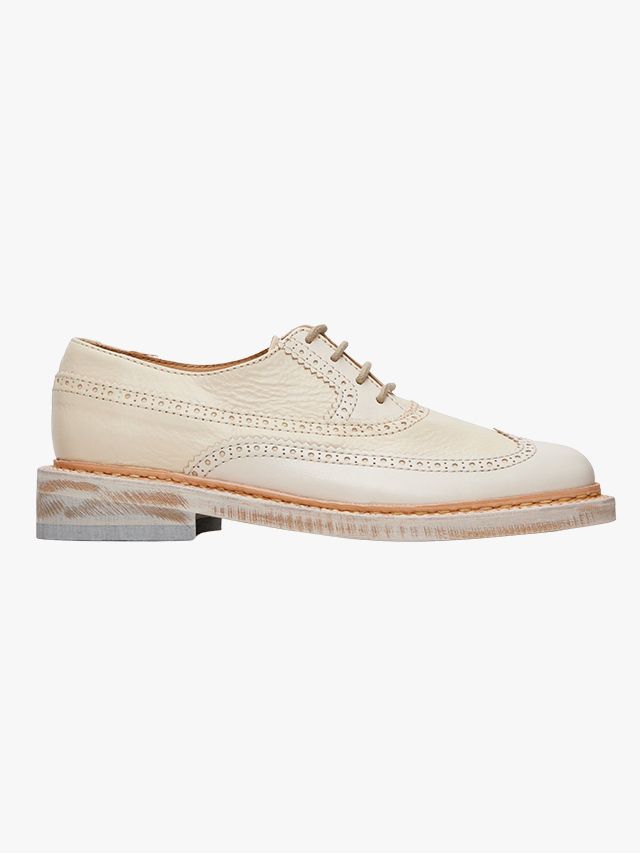 Image may contain Clothing Footwear Shoe and Sneaker