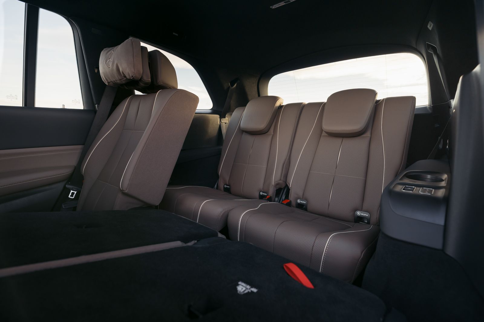陸上頭等艙 MercedesBenz GLS 全面升級:兼具越野實力與豪華舒適性,7 大改款亮點一次看!